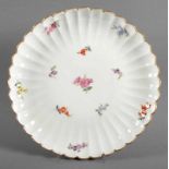 GROSSER TELLER, polychrom bemalt, Streublümchendekor, Dm 27,5, MEISSEN, 1924-34 22.00 % buyer's