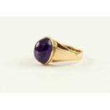 DAMENRING, 585/ooo Gelbgold, besetzt mit einem Amethystcabochon, 6,4 g, RG 56 22.00 % buyer's