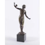 FOURNIER (Frankreich um 1900), "Kugelspielerin", Bronze, signiert, H 33 22.00 % buyer's premium on