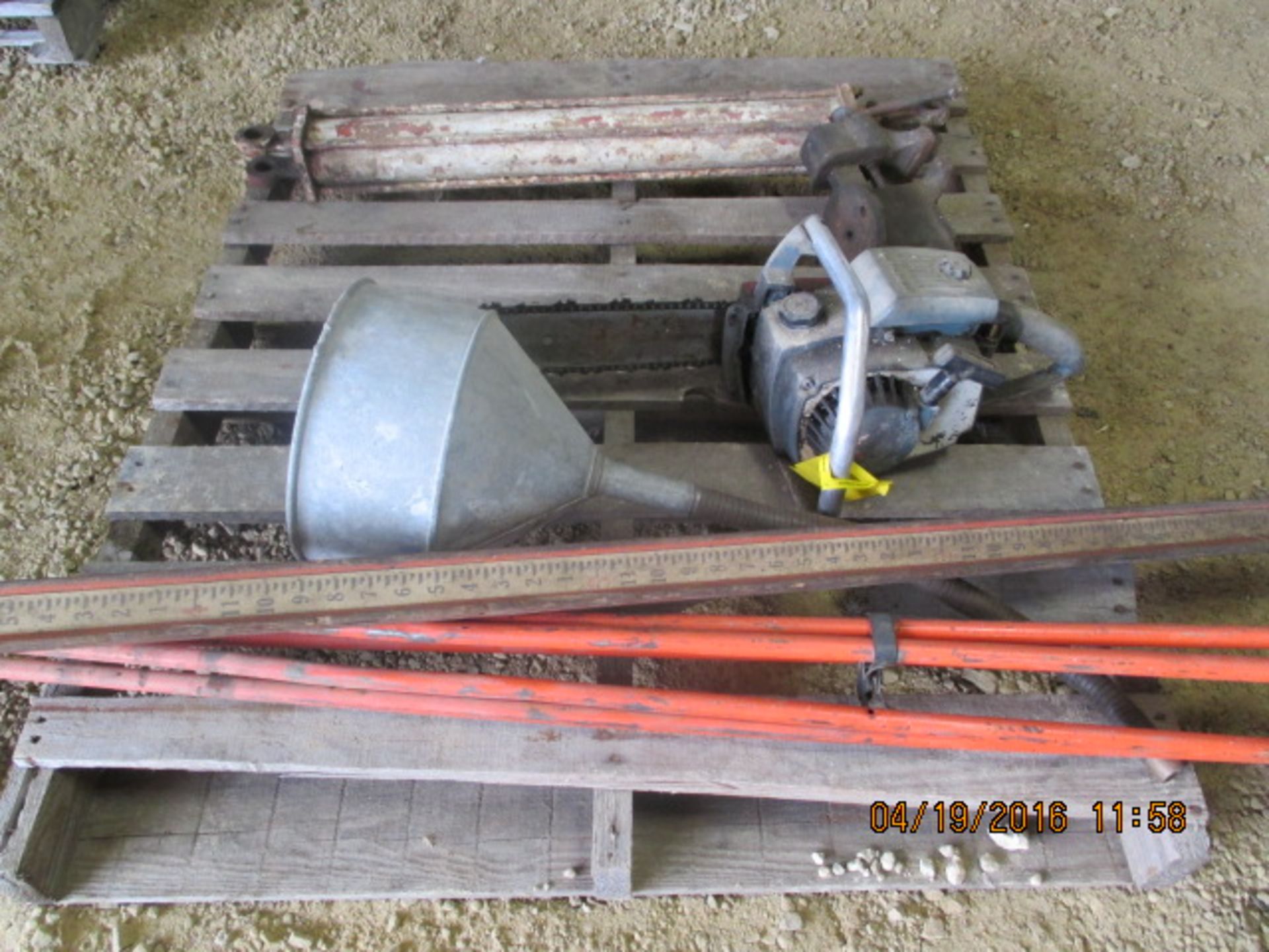 Homelite chain saw, vise, cylinder, tripod