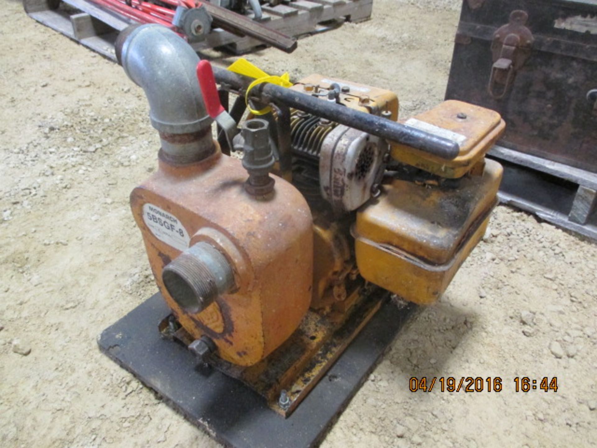 Trash pump w/Briggs engine - Image 2 of 2