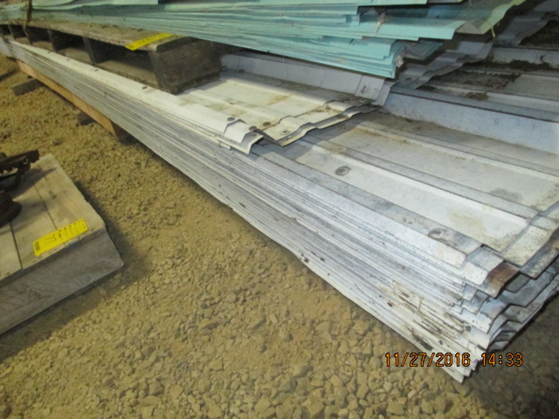 Approx 45 sheets white steel 20'