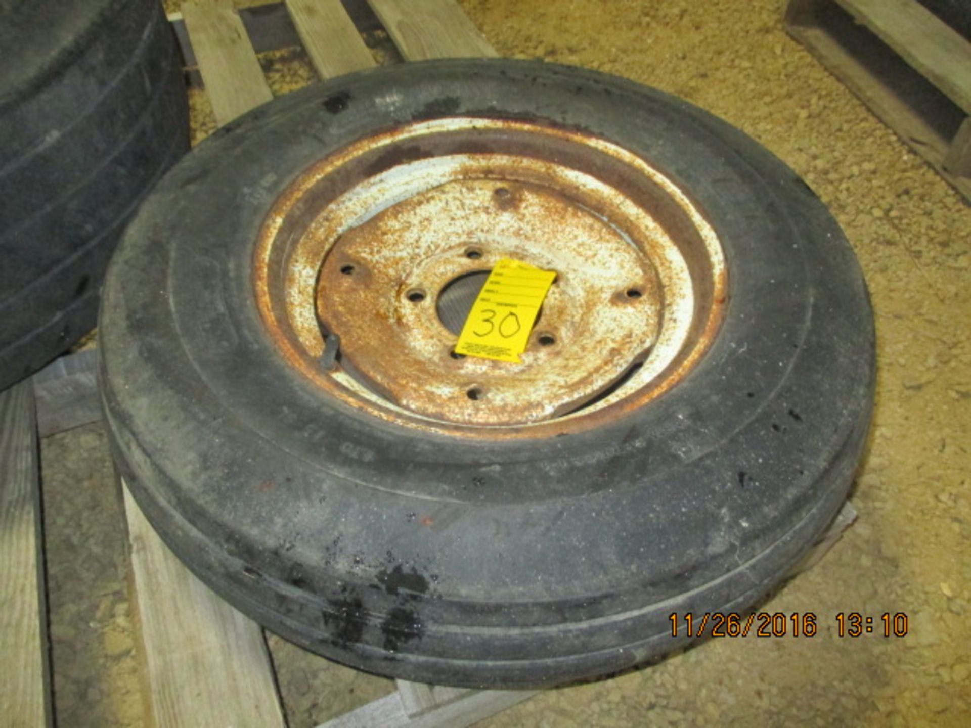6.70-15 8L implement tire/wheel, (5) hole