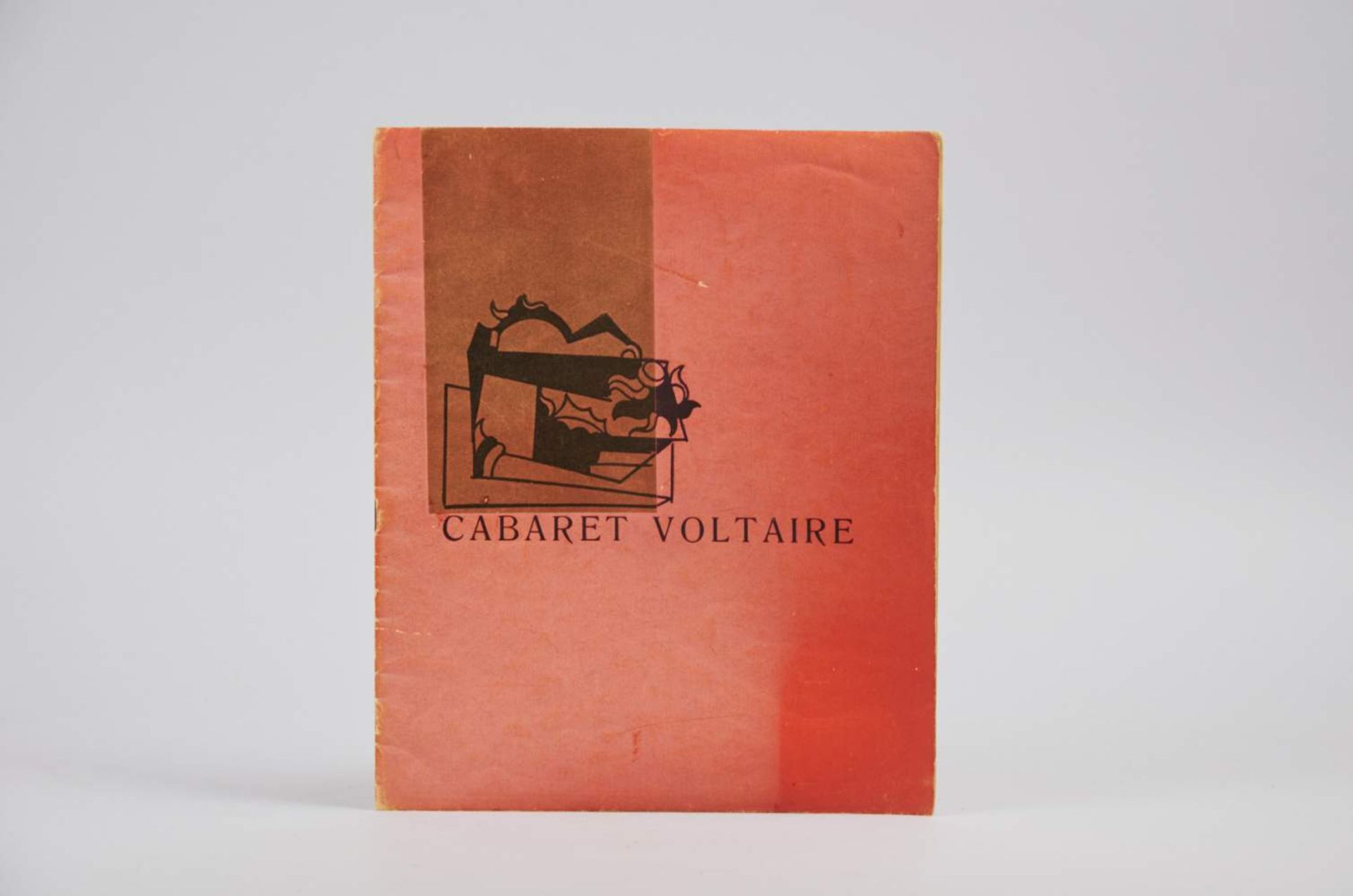 Cabaret Voltaire. Eine Sammlung künstlerischer und literarischer Beiträge. Hrsg. von H. Ball. Zürich