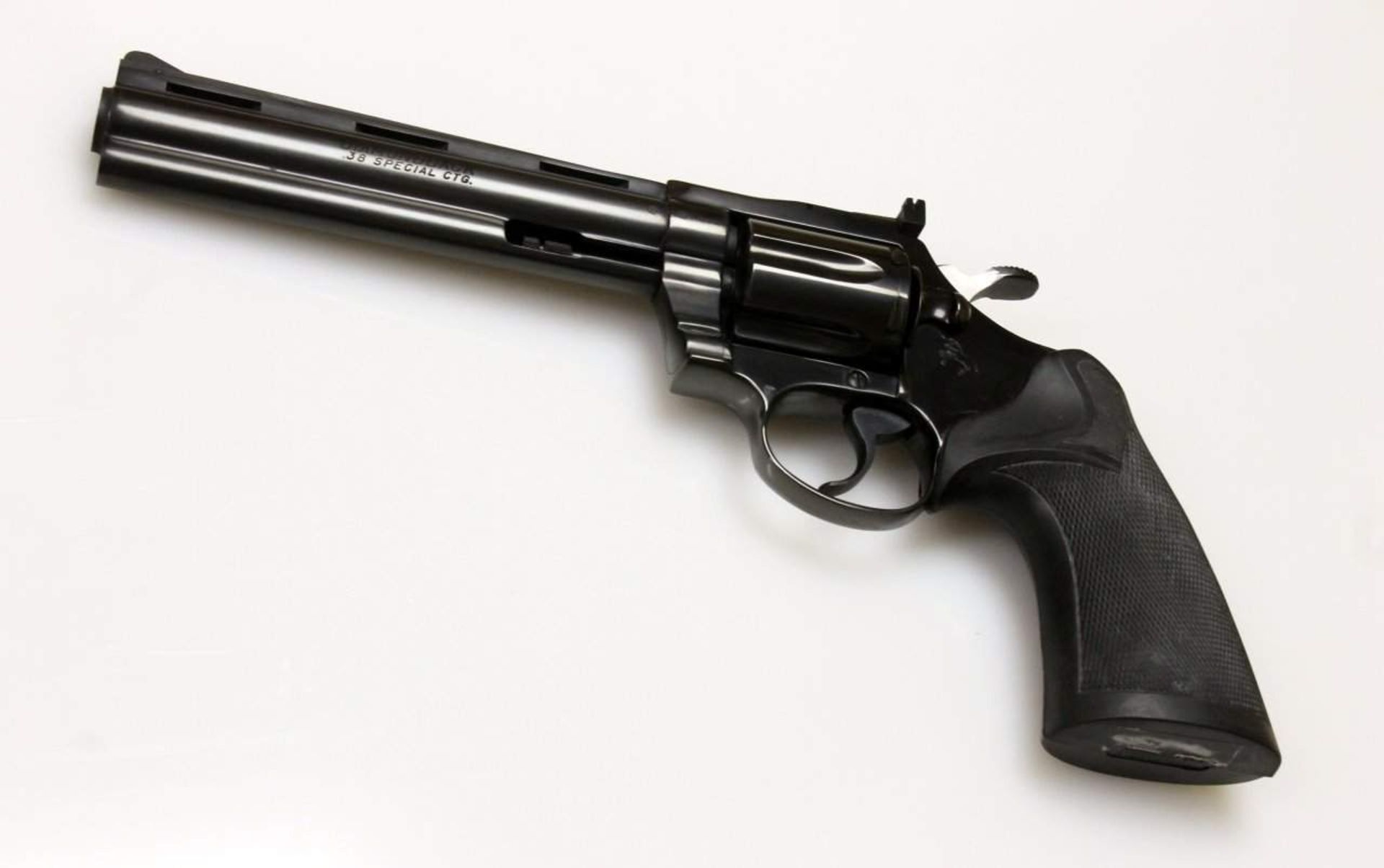 Revolver Colt, Modell: Diamondback Cal. .38 spz., S/N: S75022, Lauf spiegelblank, Lauflänge: 6", - Bild 4 aus 5