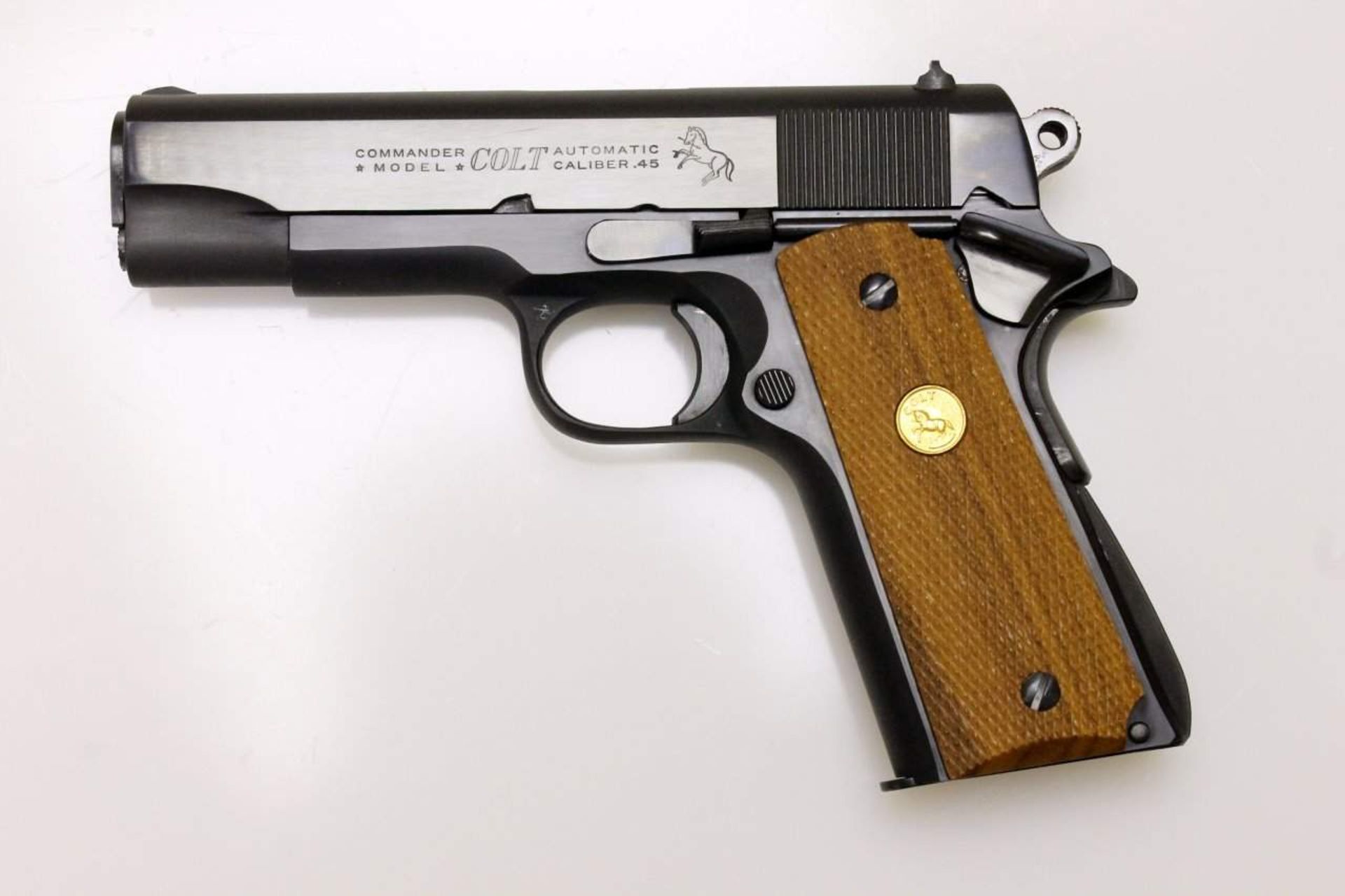 Selbstladepistole Colt, Modell: 1911 Commander Cal. .45 ACP, S/N: CLW032284, Lauf spiegelblank, - Bild 3 aus 6