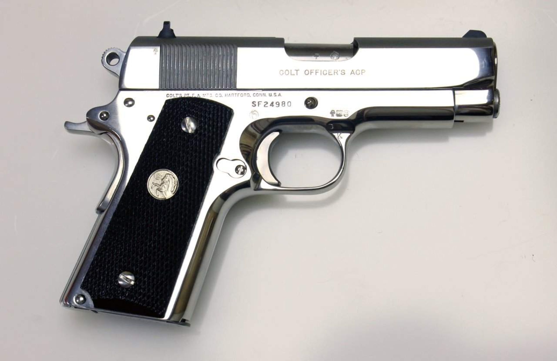 Selbstladepistole Colt, Modell: 1911 - Series 80 - MK IV - Officers ACP Cal. .45 ACP, S/N: