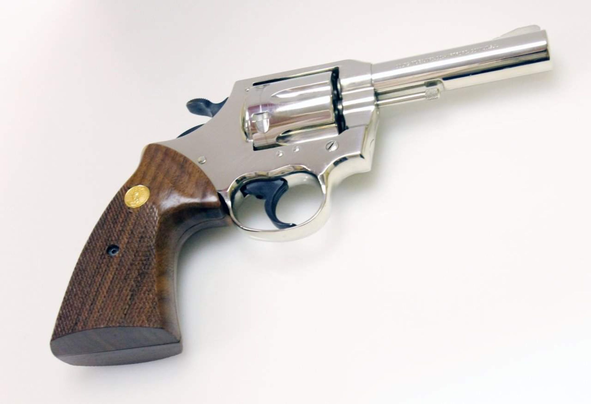 Revolver Colt, Modell: Lawman MK III Cal. .357 Mag., S/N: 38037L, Lauf spiegelblank, Lauflänge: - Bild 2 aus 5