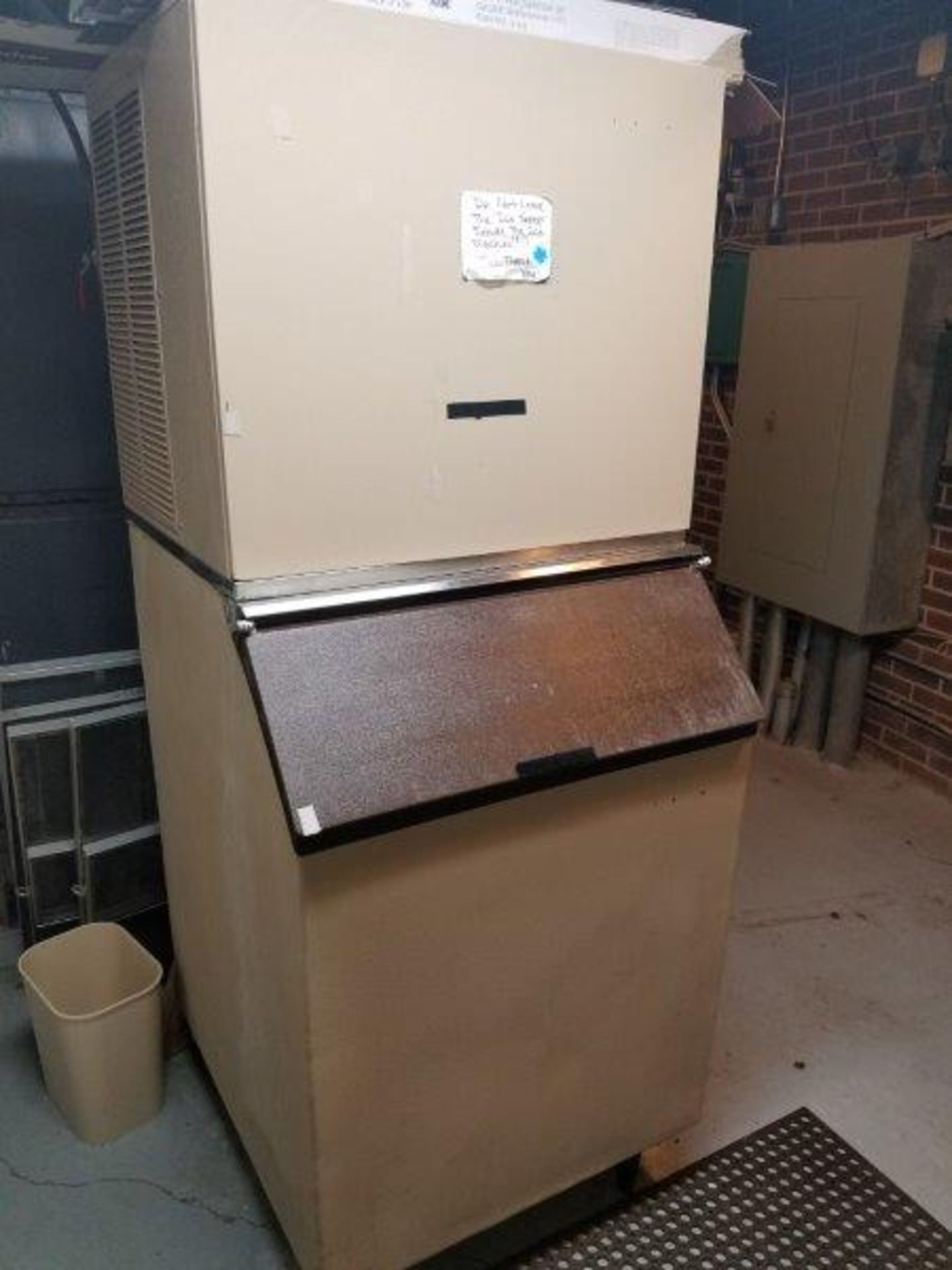 Scotsman Model CHE500WE-IA Ice Machine