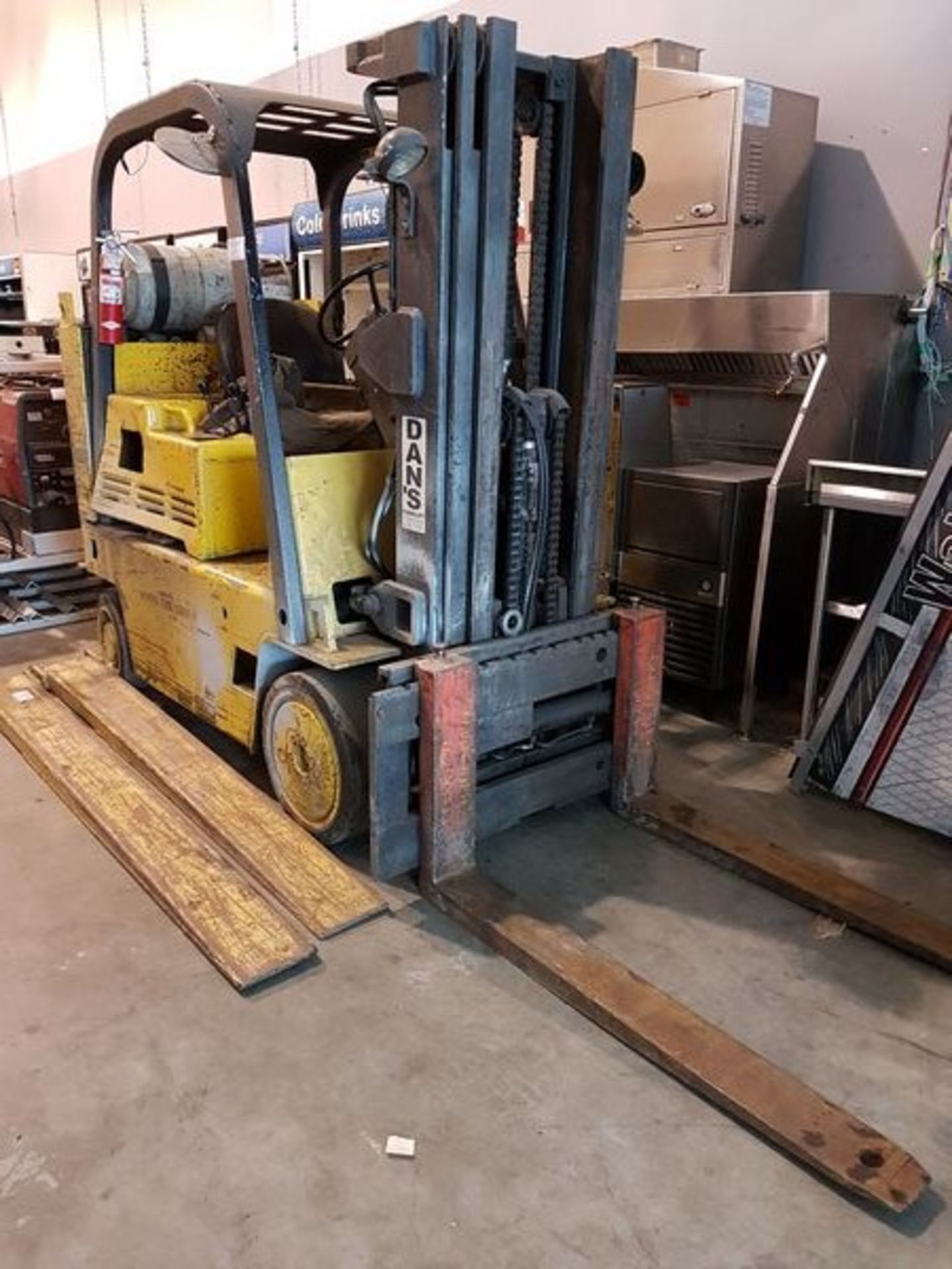 Propane Approx 10,000 lbs - 3 Stage Forklift Complete with Side Shift - Image 2 of 2