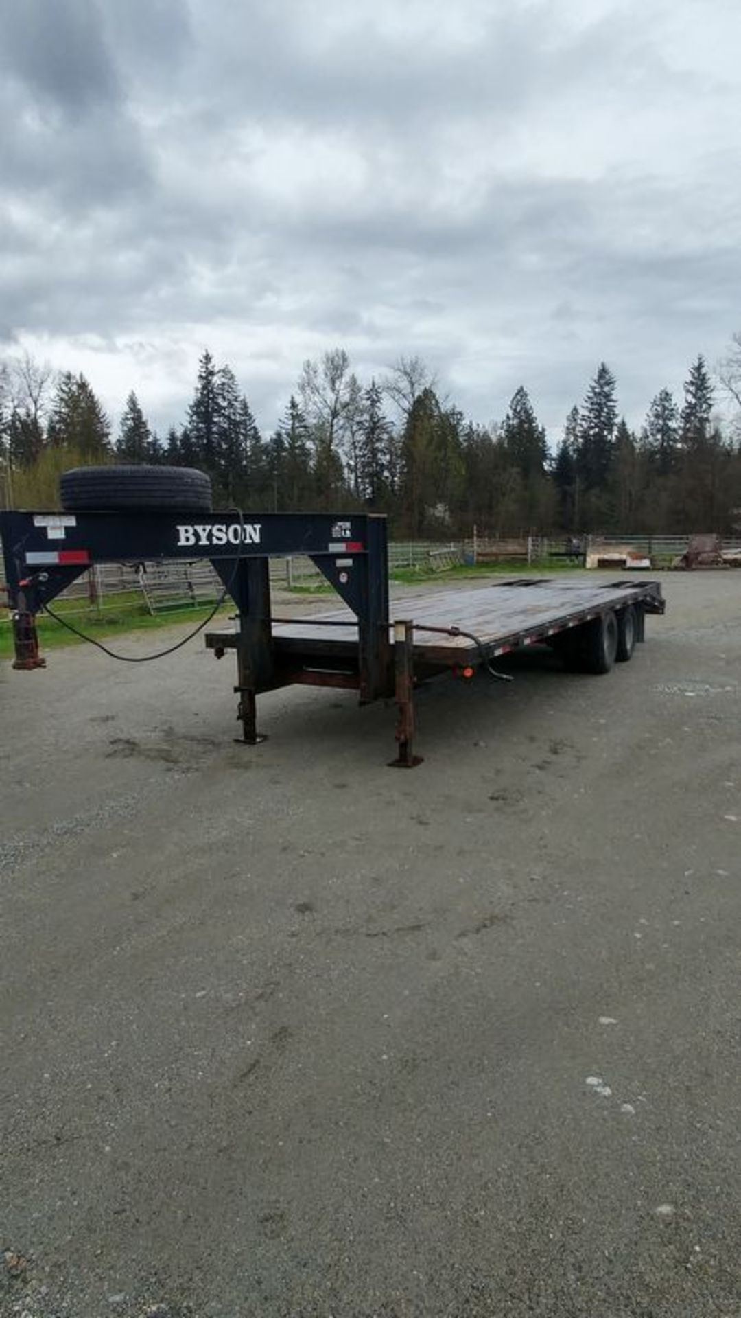 2003 Bison 24 foot, Dual Axle, Goose Neck, Flat Deck Trailer - Image 2 of 3