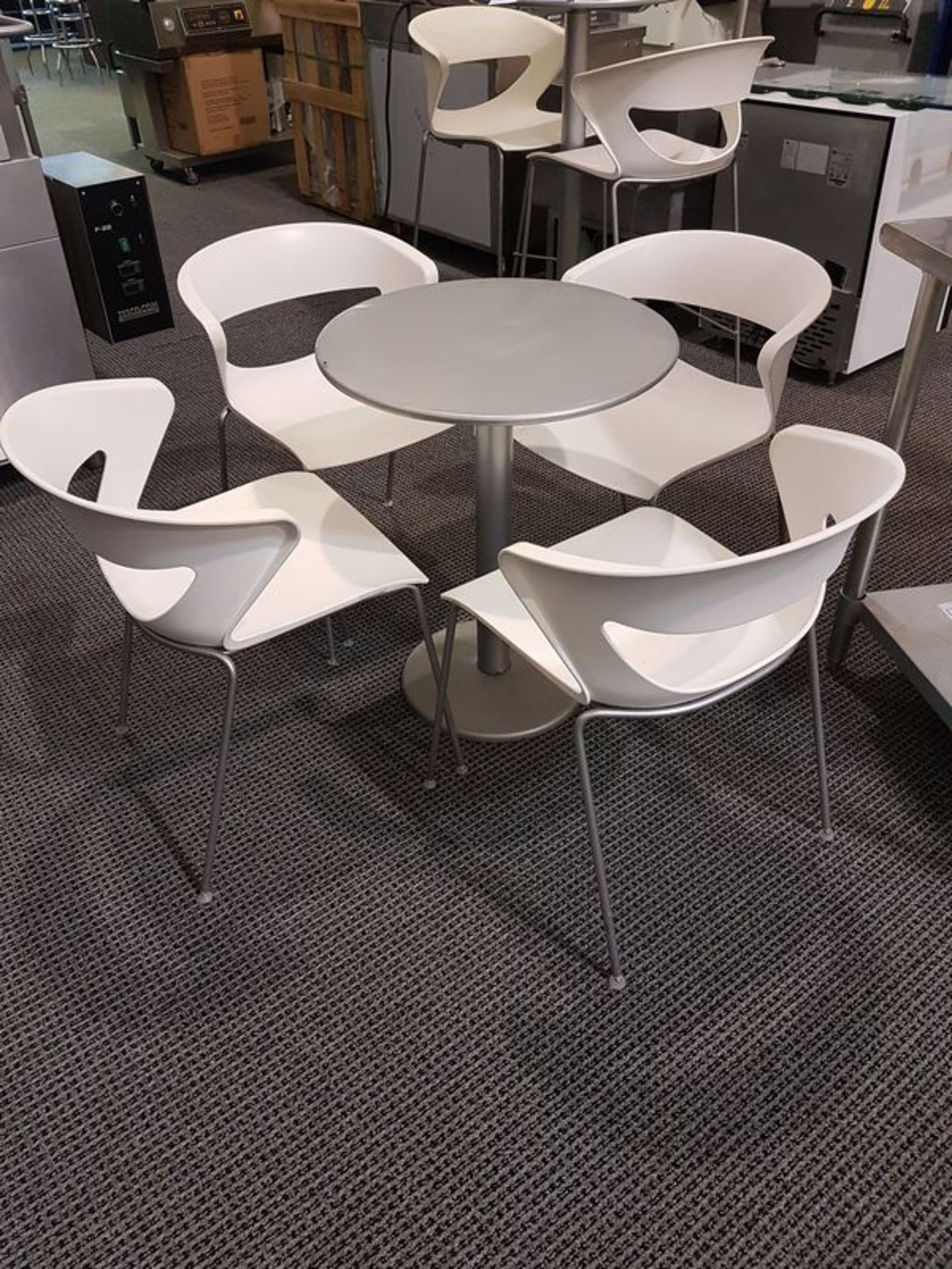 Round Table & 4 Metal & White Plastic Chairs