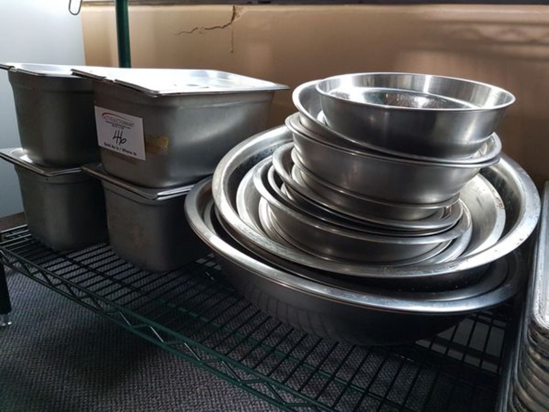 4 Inserts with Lids & a lot of approx. 20 Stainless Steel Salad Bowls