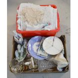 A collectors' lot comprising silver plated items to include a tray, flatware etc,