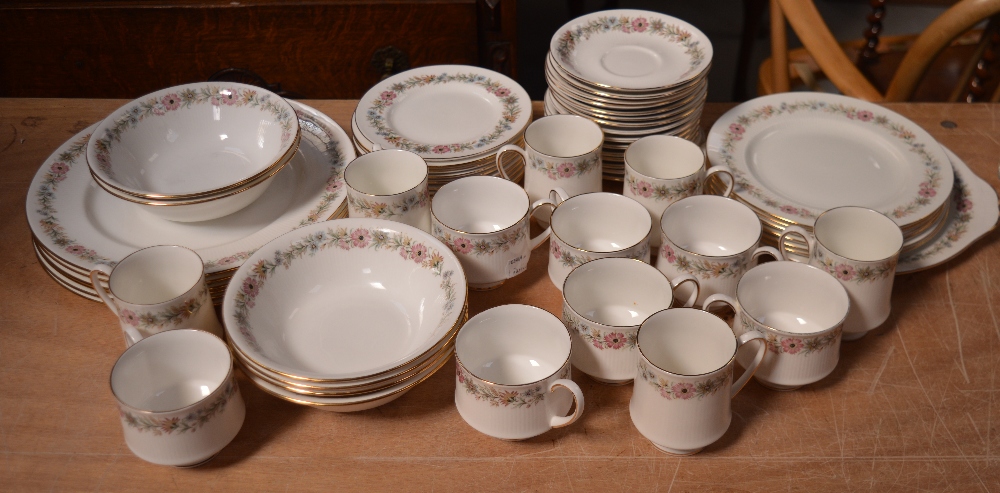A quantity of Royal Albert and Paragon 'Belinda' pattern dinner and teaware to include dinner