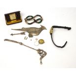 A quantity of costume jewellery to include a silver arrow and quiver set with malachite,