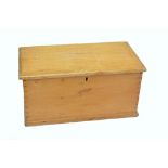 A pine blanket box with hinged lid, width 86cm.