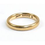 A 9ct yellow gold wedding band, size K, approx 3g.