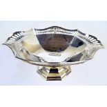 ROBERTS & BELK; a George V hallmarked silver shaped oval faceted bowl with husk pierced rim,