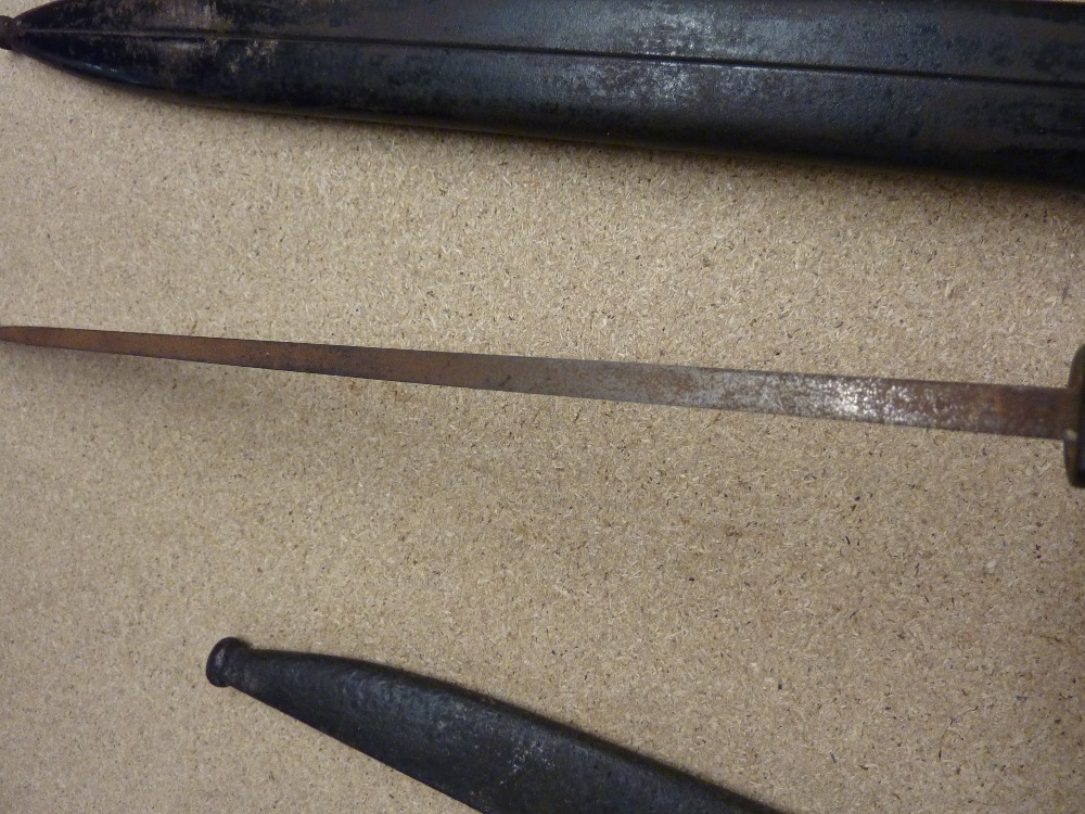 A WWI period bayonet with metal scabbard, length 47cm. - Image 6 of 6