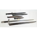 Three Portuguese bayonets; 1904, 1948 and 1885, all three with metal scabbards (3).
