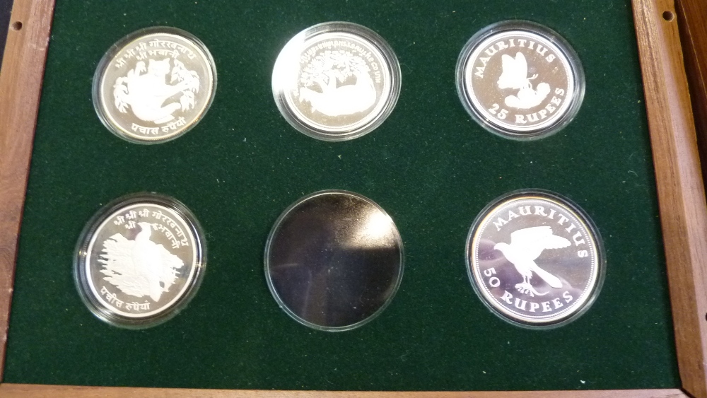 A quantity of silver coinage to include cased pairs of coins from Zaire, Jordan, Afghanistan, - Image 3 of 5