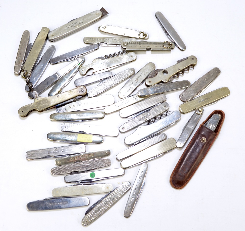 A collection of various steel bodied single and double bladed pen knives including examples by