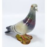 A Beswick model of a pigeon, 1383. CONDITION REPORT: In good condition.
