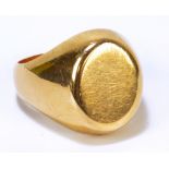 A 9ct yellow gold gentleman's signet ring, size U1/2, approx 9.2g.
