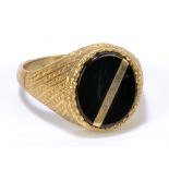 A 9ct yellow gold gentleman's signet ring set with oval vacant black onyx cartouche, size T,