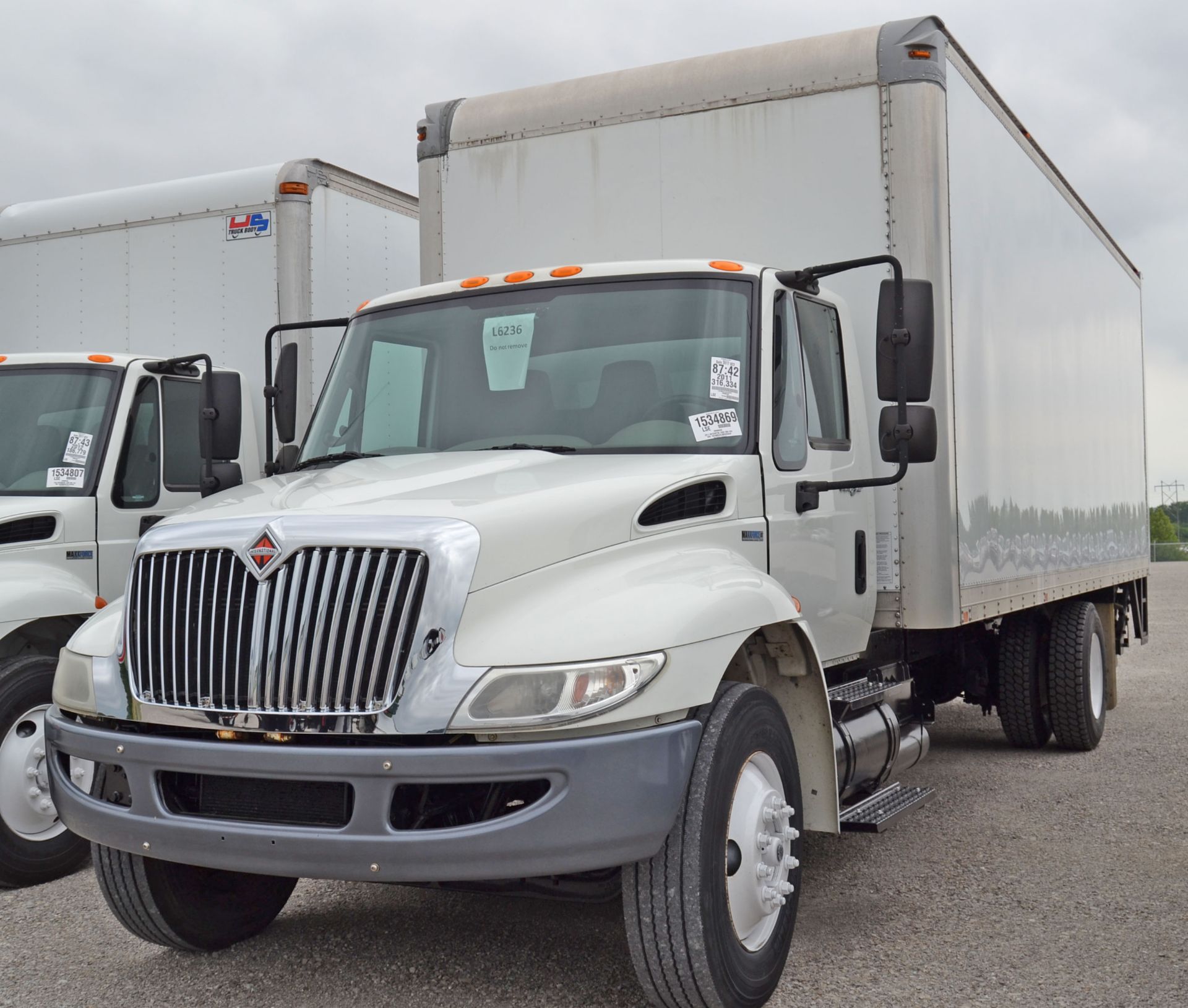 Unit L-6236 - 2011 Int’l 4300/Non-CDL - White - VIN# 1HTMMAAL6BH325649 - 316,334 miles