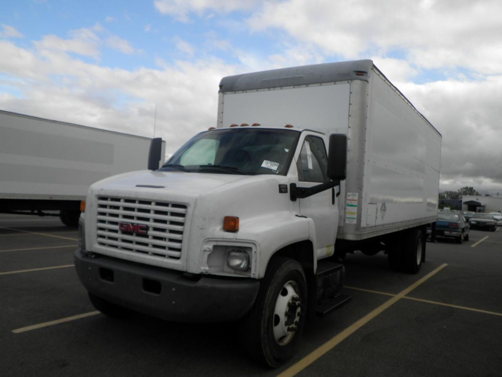 UNIT N/A - 2007 GMC C7500 - White - VIN# 1GDJ7C13X7F901163 - 190.065 miles