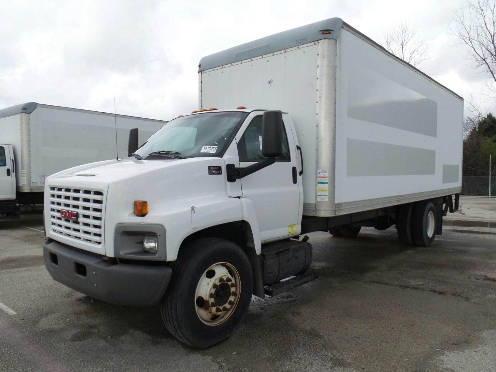 UNIT N/A - 2007 GMC C7500 - White - VIN# 1GDJ7C13X7F900630 - 251,177 miles