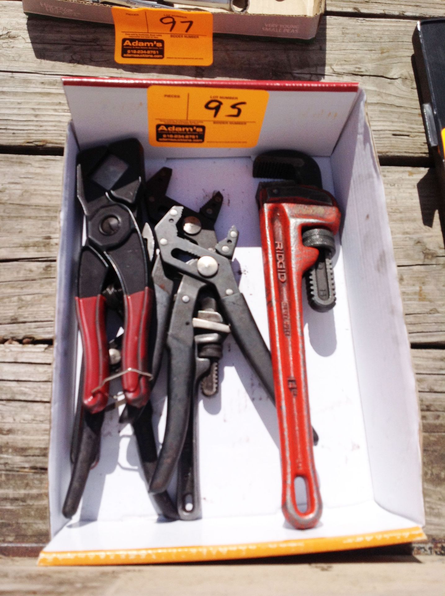 Pipe Wrenches & RoBO Grip Pliers