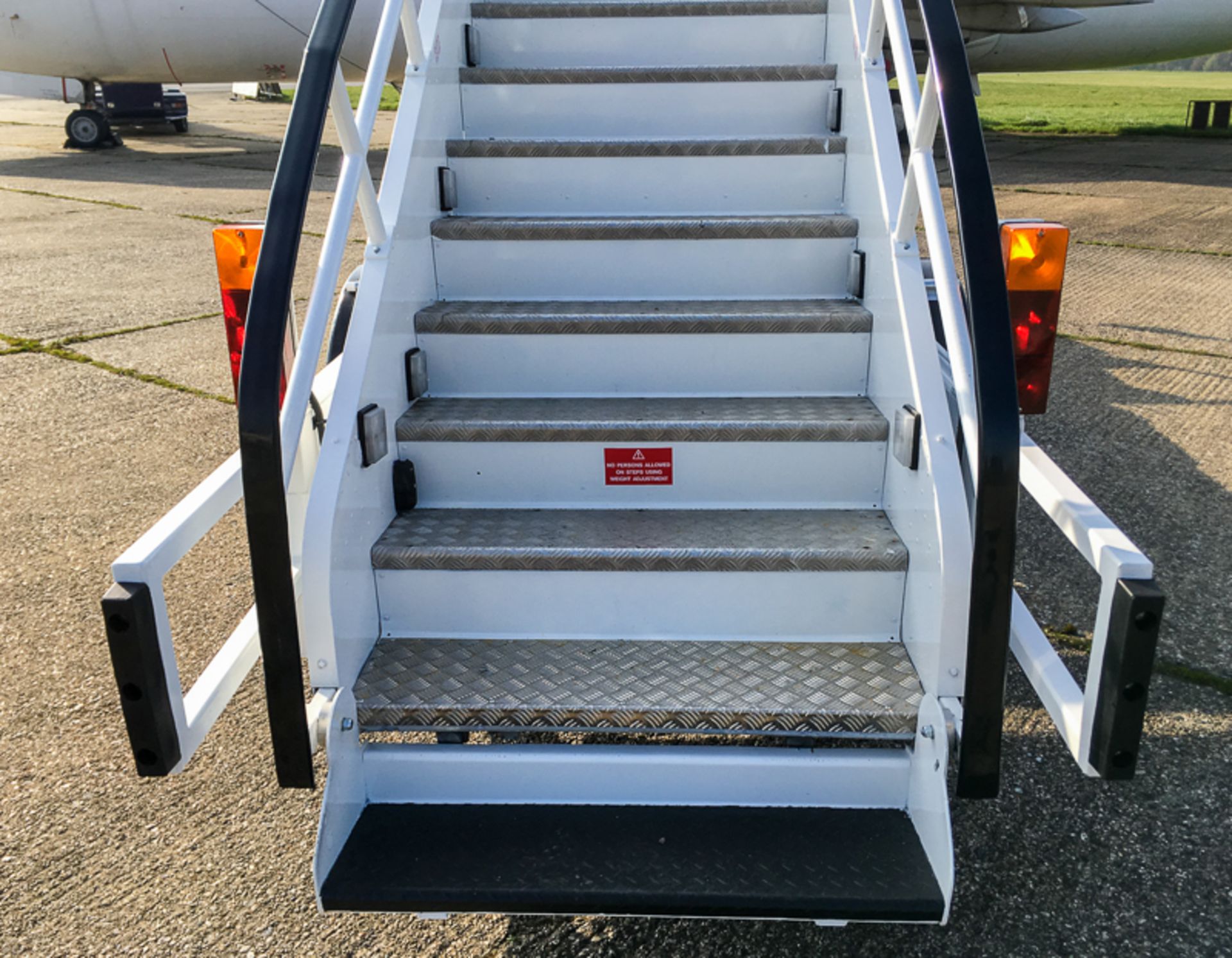 AMSS Skyway TLPH 2000-200 Self Propelled Passenger Steps - Image 8 of 18