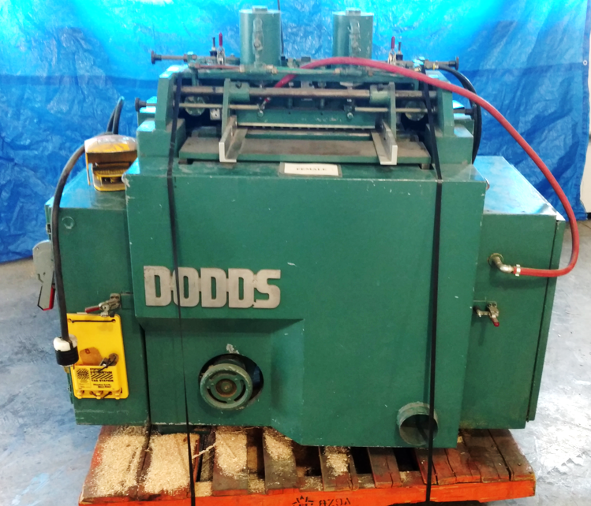 (916)Dodds 15 Spindle Dovetail Machine