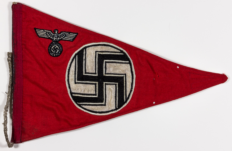 N.S.D.A.P. OFFICIAL'S CAR PENNANT