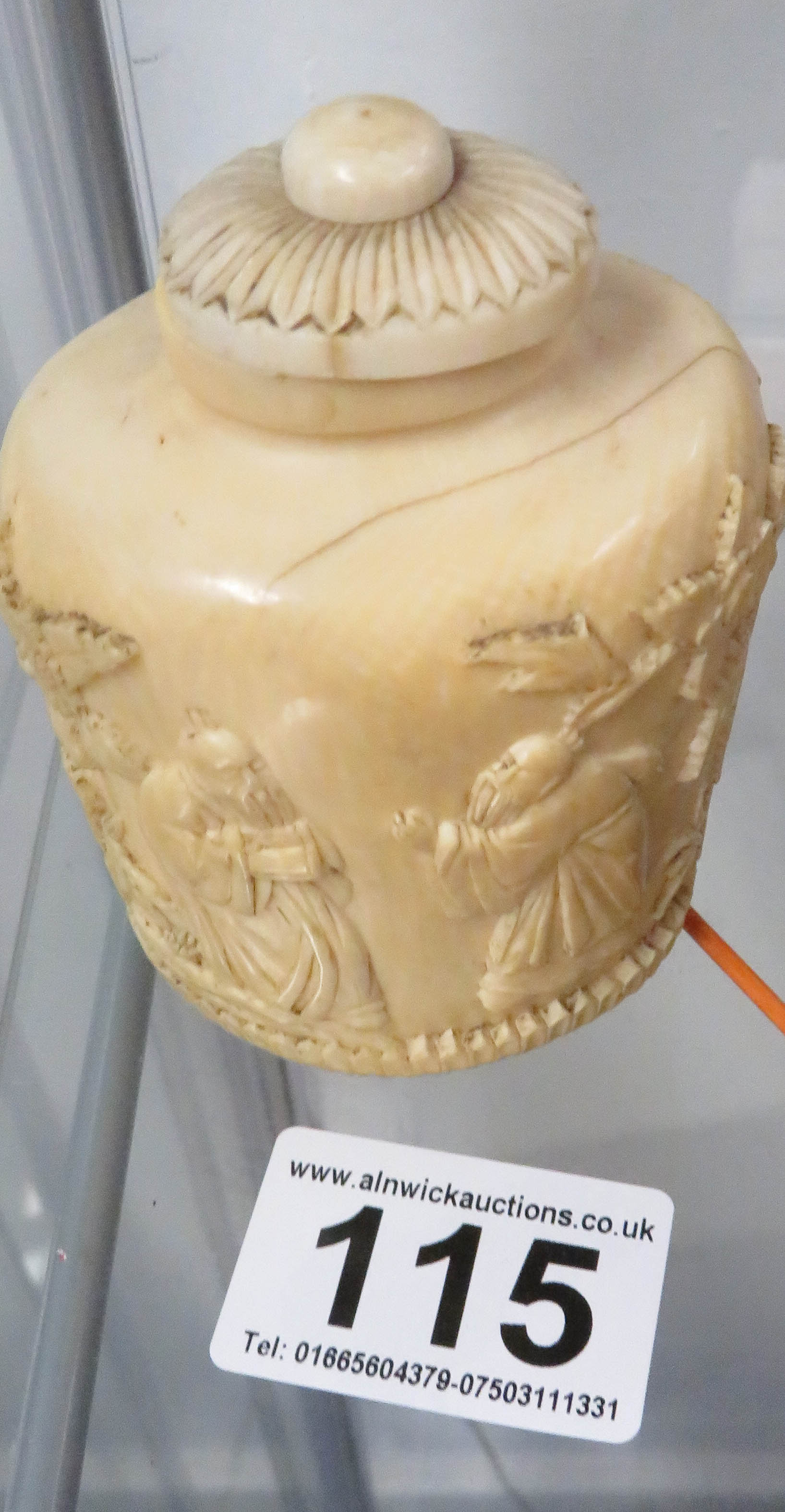 Early carved Chinese snuff bottle