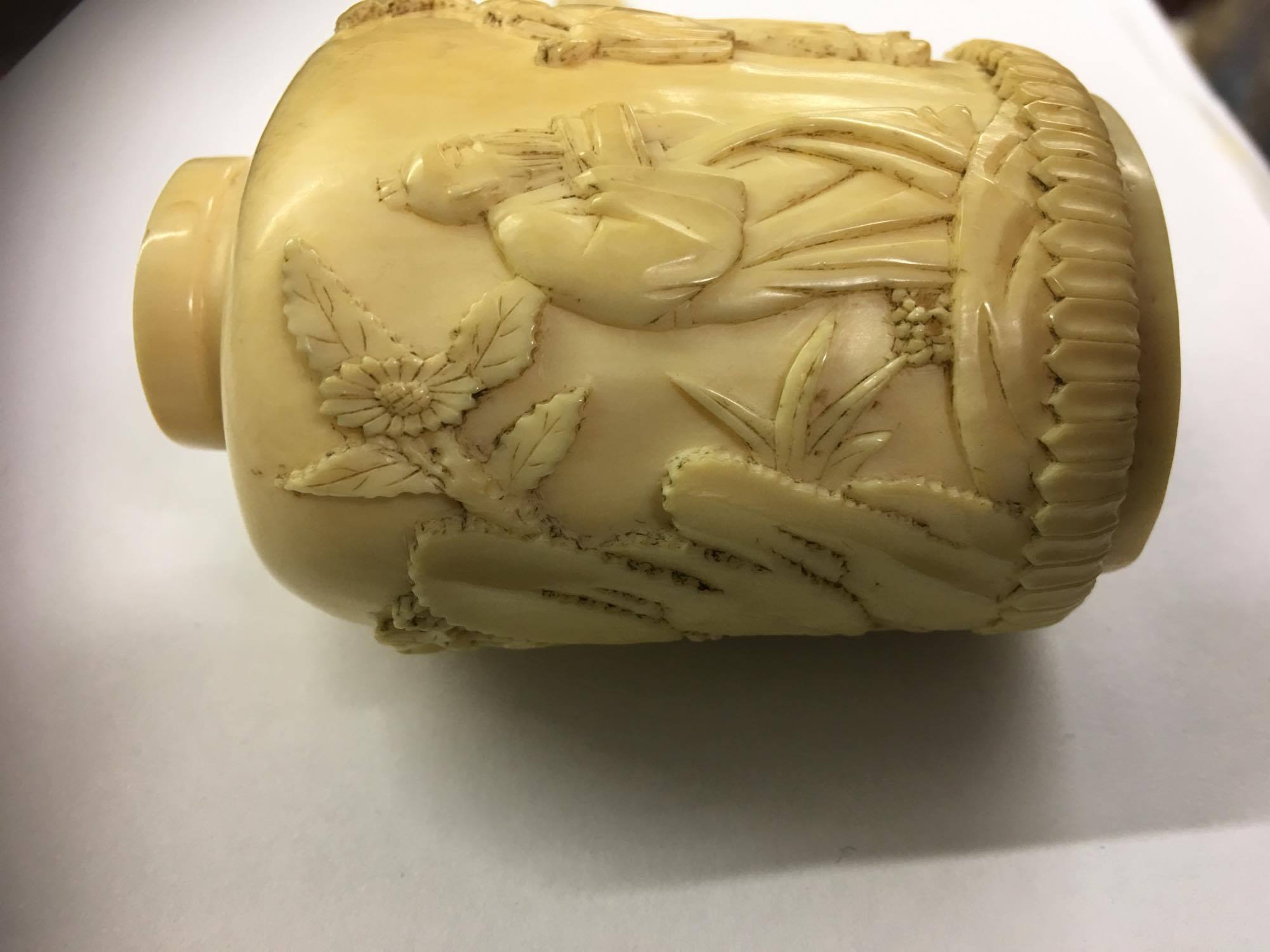 Early carved Chinese snuff bottle - Image 3 of 8