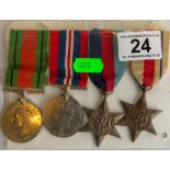4 WWII medals