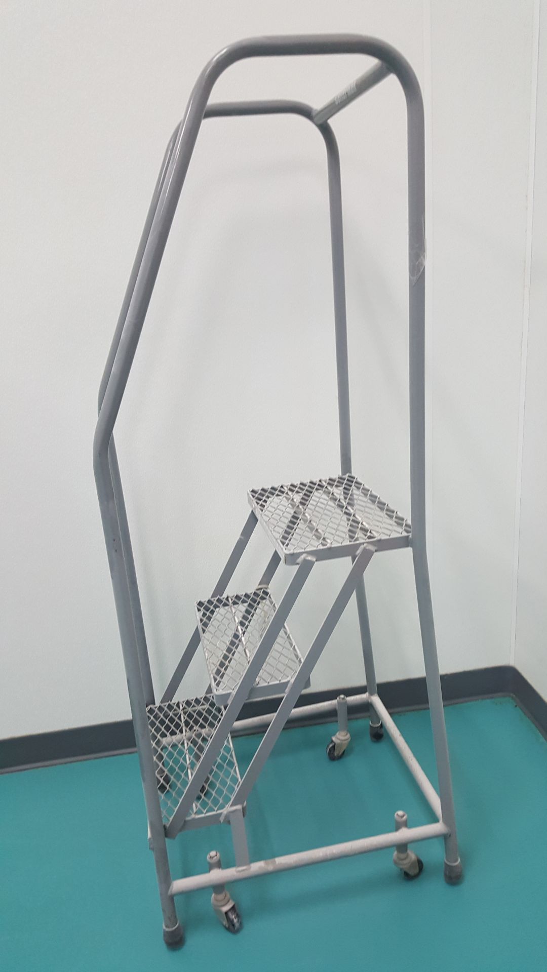 Rolling Safety Ladder