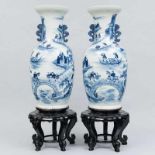 Importante pareja de jarrones en porcelana china. Trabajo Chino, Siglo XIX -XX Presentan decoración