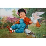 "Niña jugando con una Paloma" Placa rectangular en porcelana china. Trabajo Chino, Siglo XX. Escena