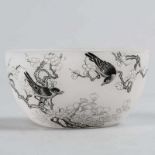 Cuenco chino en cristal pintado a mano. Trabajo Chino, Siglo XX. Decorado con pájaros y ramas de