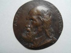 Medaillen.- Legros, Alphonse (Dijon 1837 - 1911 Watford). Bronzemedaille mit Porträt von Alfred
