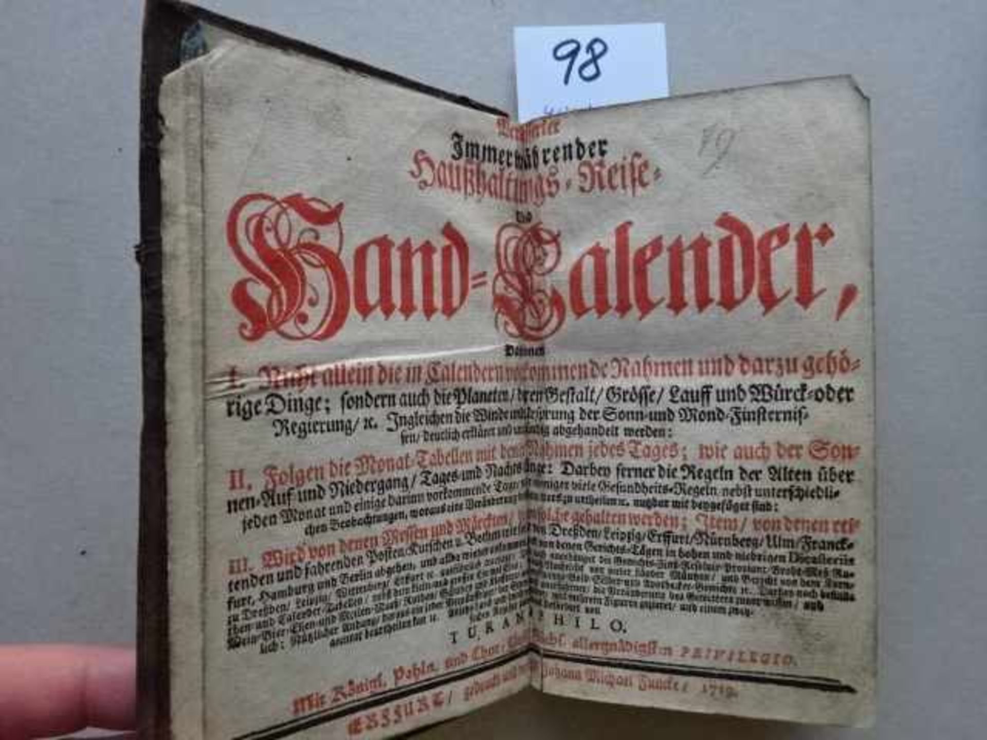 Kalender.- Konvolut von 4 Kalendern. Zwischen 1719 und 1827. 2 Ldr.-Bde. u. 2 Pp.-Bde. d. Zt. ( - Bild 2 aus 3