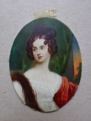 Miniaturen.- Junge Dame im weißen Kleid. Gouache auf Elfenbein, um 1820. Monogrammiert 'R.B.'. 8,5 x
