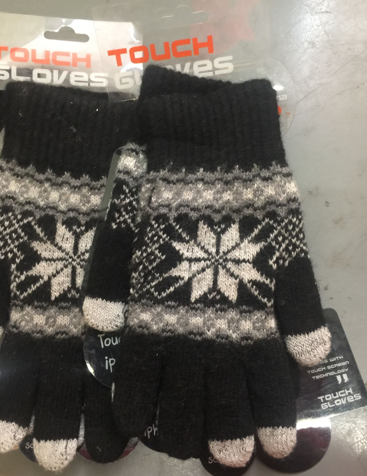 8 SETS TECHNOLOGY GLOVES FOR USE WITH ELECTRONICS DURING WINTER - Image 3 of 3