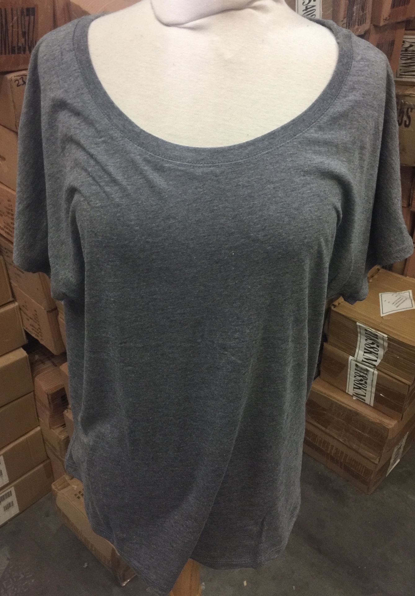 500 WOMENS T SHIRTS YOGA ATHLETIC STYLE FROM CLOSED STORE - Image 2 of 8