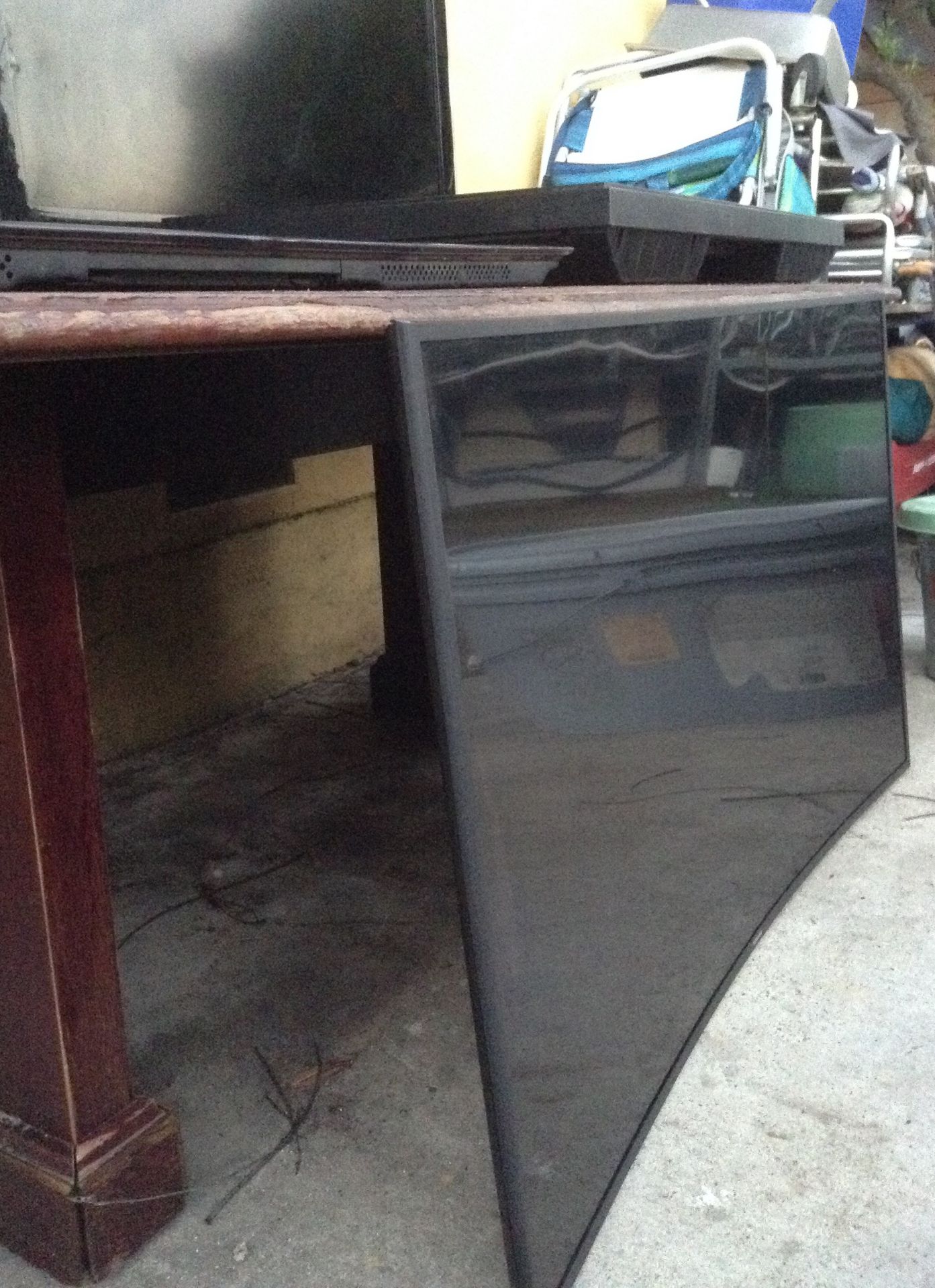 TV SCREEN LOT, LCD CURVED TV FOR PARTS UNKNOWN CONDITON - Image 2 of 4